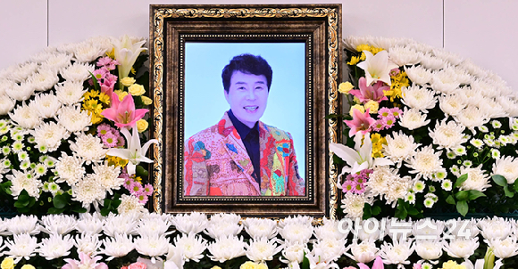 故 가수 송대관의 빈소가 7일 서울 종로구 서울대학교병원 장례식장에 마련되어 있다. 발인은 오는 9일 오전 11시, 장지는 서울추모공원이다. [사진=곽영래 기자]
