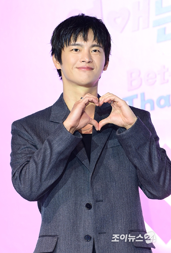 배우 서인국이 3일 오전 서울 용산구 CGV 용산아이파크몰에서 열린 넷플릭스 새 연애 리얼리티 예능 '모태솔로지만 연애는 하고 싶어' 제작발표회에 참석하고 있다. [사진=정소희 기자]