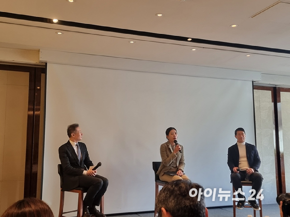 김경훈 오픈AI코리아 총괄 대표가 4일 오전 서울 중구 웨스틴조선 호텔에서 열린 기자간담회에서 기자들의 질문에 답하고 있다. [사진=윤소진 기자]