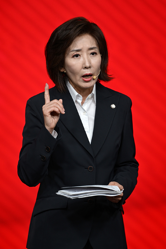 나경원 국민의힘 경선 후보가 18일 오후 서울 강서구 ASSA아트홀에서 열린 국민의힘 '제21대 대통령후보자 1차 경선 비전대회'에서 비전을 발표하고 있다. [사진=국회사진취재단]