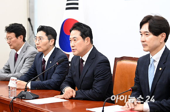 장동혁 국민의힘 대표가 17일 서울 여의도 국회에서 열린 기자간담회에서 발언하고 있다. [사진=곽영래 기자]