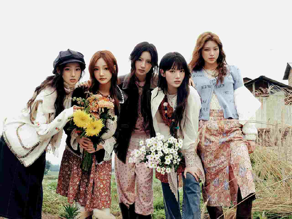 키키, 패션계도 접수⋯보헤미안 감성 담은 가을 패션룩