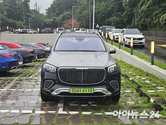 마이바흐 GLS 600 4MATIC 마누팍투어 전면. [사진=홍성효 기자]