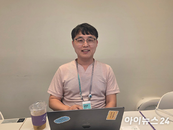 김병오 우아한형제들 로보틱스LAB실장이 지난 10일 아이뉴스24와 인터뷰를 하고 있다. [사진=전다윗 기자]