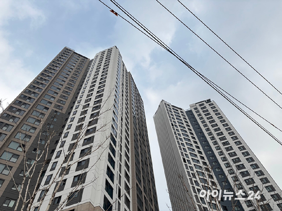 17년만에 공사에 착수하는 서울 성북구 장위10구역 재개발 현장. [사진=김민지 기자]