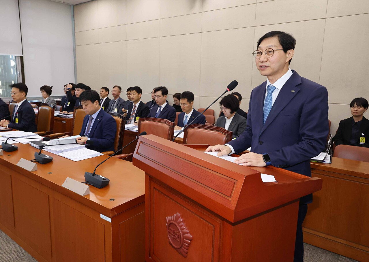 김성주 국민연금공단 이사장이 14일 국회에서 열린 보건복지위원회 국정감사에서 업무보고를 하고 있다. 2026.10.14 [사진=연합뉴스]