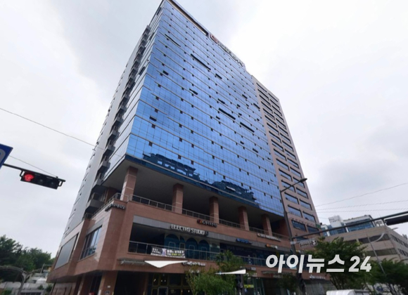 구로구 인근 지식산업센터 건물. [사진=김민지 기자]