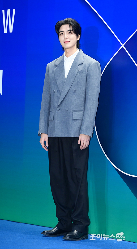 배우 서재우가 3일 오후 서울 동대문디자인플라자(DDP)에서 진행된 '2026 F/W 서울패션위크(SFW)' 오프닝 쇼 뮌 컬렉션 포토월 행사에 참석하고 있다. [사진=정소희 기자]