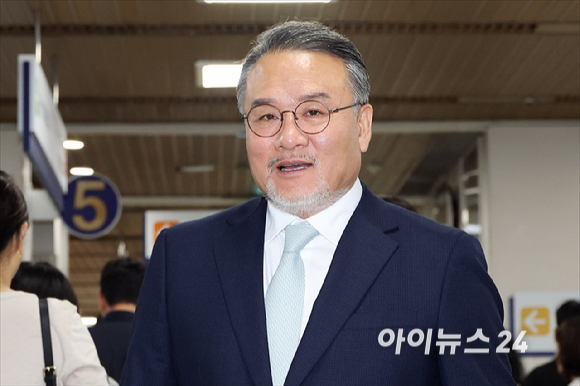 이일준 삼부토건 회장이 14일 오전 서울 서초구 서울중앙지방법원에서 열린 '주가 조작 혐의' 공판에 출석하고 있다. [사진=사진공동취재단 ]