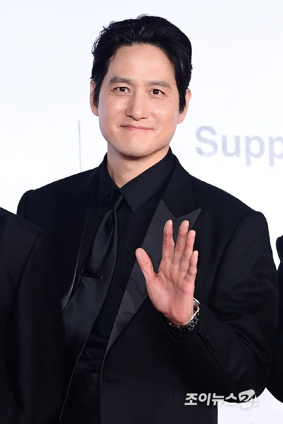 '정가네' 배우 이상희-옹성우-박해준-류승룡-김지현 감독이 10월 6일 부산 해운대구 영화의전당에서 열린 제31회 부산국제영화제 개막식 레드카펫에 참석하고 있다. [사진=정소희 기자]