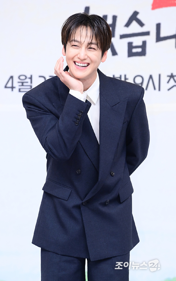 배우 김범이 15일 오후 서울 목동 SBS에서 열린 SBS 새 수목드라마 '오늘도 매진했습니다' 제작발표회에 참석하고 있다. [사진=정소희 기자]