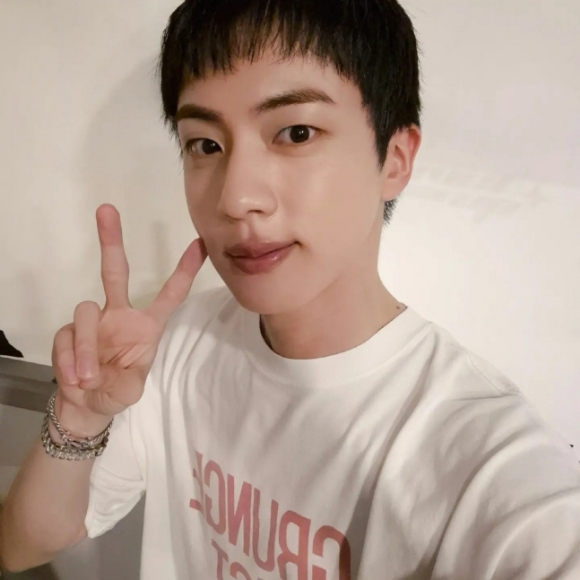 방탄소년단 진 [사진=진 SNS]