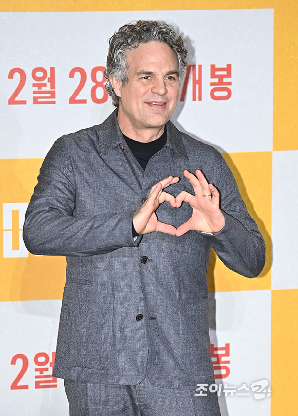 영화배우 마크 러팔로가 20일 오전 서울 강남구 메가박스 코엑스에서 열린 영화 '미키 17' 내한 기자간담회에서 포토타임을 갖고 있다. [사진=곽영래 기자]