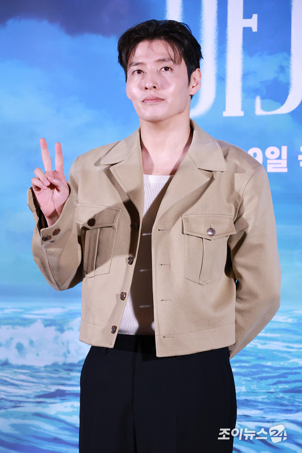 배우 강하늘이 26일 오후 서울 용산구 CGV 용산아이파크몰점에서 진행된 애니메이션 '아가미'(감독 안재훈) 언론시사회에 참석해 포즈를 취하고 있다. [사진=문수지 기자]