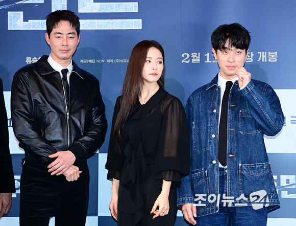 배우 조인성-신세경-박정민이 4일 오후 서울 CGV 용산아이파크몰에서 열린 영화 '휴민트'(감독 류승완) 언론시사회에 참석하고 있다. [사진=정소희 기자]