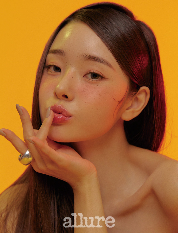 프리지아(송지아)의 화보가 공개됐다. [사진=얼루어코리아]