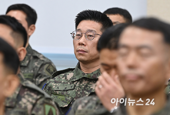 박안수 전 육군참모총장이 21일 오전 서울 여의도 국회에서 열린 윤석열 정부의 비상계엄 선포를 통한 내란 혐의 진상규명 국정조사특별위원회 전체회의에서 출석하고 있다. [사진=곽영래 기자]