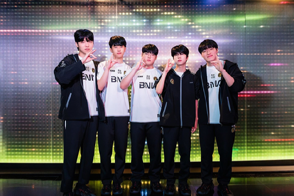 2025 LCK 플레이오프 출전 자격을 획득한 이스포츠팀 'BNK 피어엑스'. [사진=라이엇게임즈]