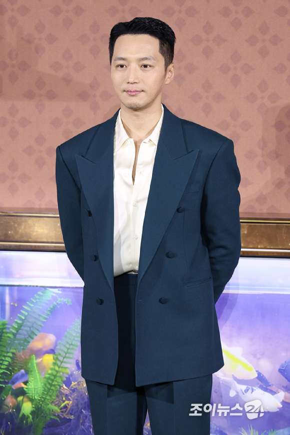 배우 변요한이 12일 오전 서울 강남구 삼성동 메가박스 코엑스점에서 열린 넷플릭스 영화 '파반느'(감독 이종필) 제작보고회에 참석해 포즈를 취하고 있다. [사진=문수지 기자]