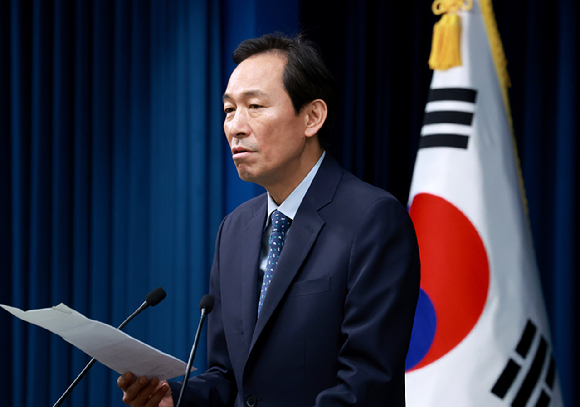 우상호 대통령실 정무수석이 7일 서울 용산 대통령실 청사에서 이재명 대통령과 김민석 국무총리의 주례회동 관련 브리핑을 하고 있다. 2025.7.7 [사진=연합뉴스]