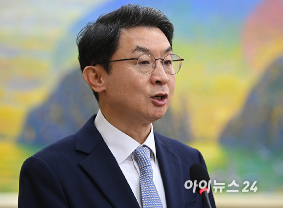 이억원 금융위원장 후보자가 2일 서울 여의도 국회 정무위원회에서 열린 인사청문회에서 모두발언을 하고 있다. [사진=곽영래 기자]