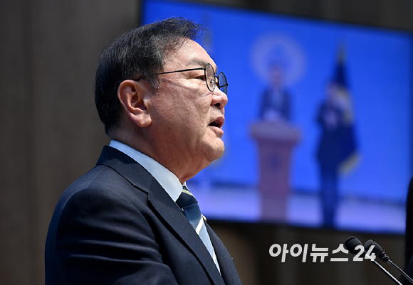 김태년 더불어민주당 의원이 4일 서울 여의도 국회 소통관에서 국회의장 선거 출마 기자회견을 하고 있다. [사진=곽영래 기자]