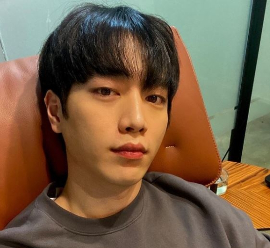 배우 서강준(본명 이승환&middot;32)이 서울 성동구 성수동의 고급 주상복합 '트리마제' 대형 타입을 매도해 24억원이 넘는 시세차익을 거둔 것으로 파악됐다. [사진=서강준 인스타그램]