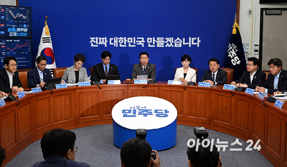 김병기 더불어민주당 당대표 직무대행 겸 원내대표가 7일 국회에서 열린 최고위원회의에서 발언을 하고 있다. [사진=곽영래 기자]