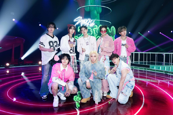 방탄소년단 정국이 13일(한국시간) 열린 '2024 빌보드 뮤직 어워드’(Billboard Music Awards'에서 '톱 K-팝 앨범'과 '톱 글로벌 K-팝 송'을 수상했다. [사진=빅히트뮤직]