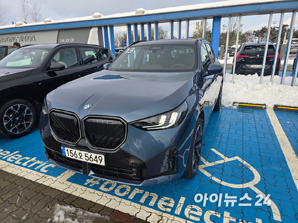 BMW '뉴 X3' 정측면. [사진=김종성 기자]