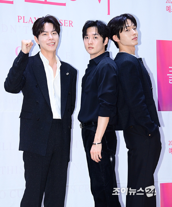배우 홍종현-강영석-이도윤이 2일 오후 서울 종로구 대학로 이음아트홀에서 열린 연극 '클로저' 제작 발표회에 참석하고 있다. [사진=정소희 기자]