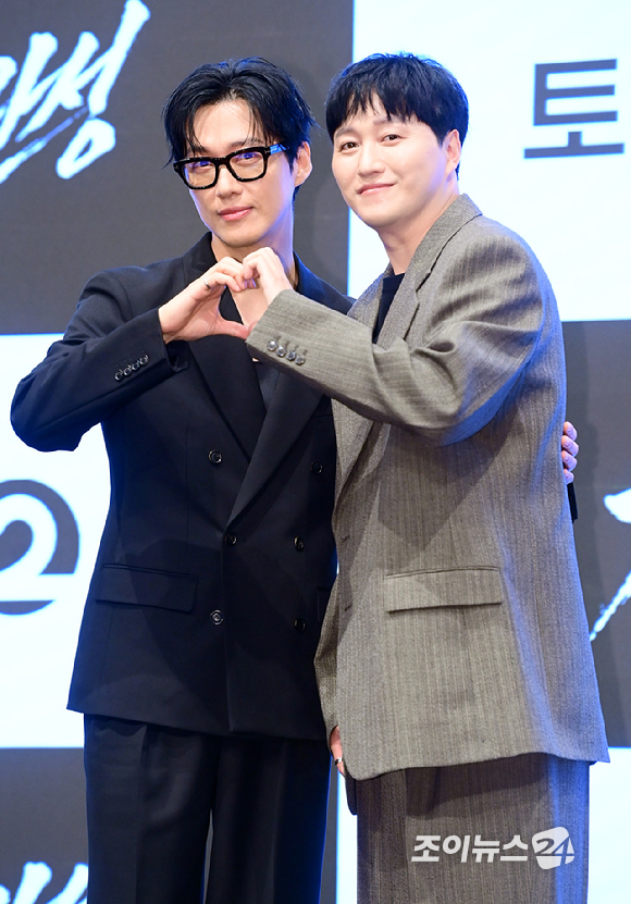 배우 남궁민-이설-이상희-김대명이 1일 오후 서울 구로구 신도림동 더세인트에서 열린 KBS 2TV 새 토일 미니시리즈 '결혼의 완성' 제작발표회에 참석하고 있다. [사진=정소희 기자]