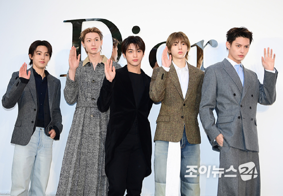 그룹 코르티스(CORTIS) 성현-마틴-건호-주훈-제임스가 7일 오후 서울 성동구 성수동에서 열린 디올 포토콜 행사에 참석하고 있다. [사진=정소희 기자]