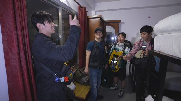 '태어난 김에 세계일주2' 기안84와 빠니보틀, 이시언, 덱스가 차마고도 여행을 하고 있다. [사진=MBC]