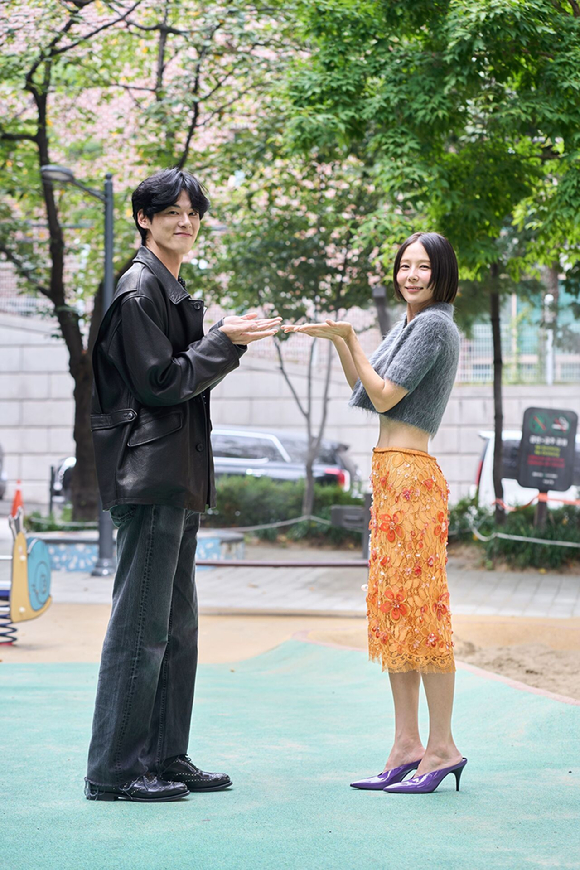 김원중, &apos;옷장전쟁&apos; 시즌2 MC 도전 합격점⋯김나영과 &apos;패션 김남매&apos; 케미