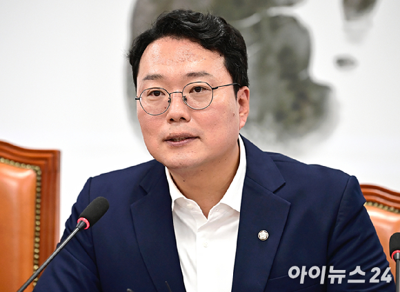 천하람 개혁신당 원내대표가 지난 12일 오전 서울 여의도 국회에서 열린 최고위원회의에서 발언하고 있다. [사진=곽영래 기자]