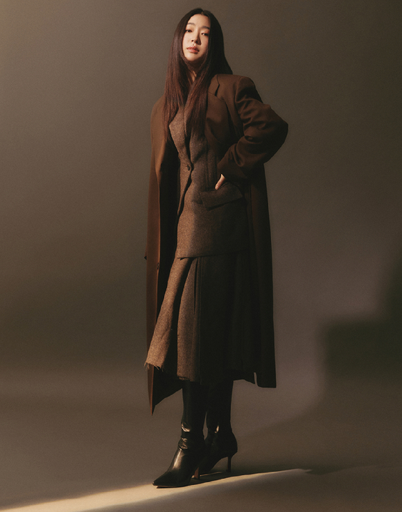 배우 최성은이 넷플릭스 영화 '로기완'(감독 김희진) 인터뷰에 앞서 포즈를 취하고 있다. [사진=넷플릭스]