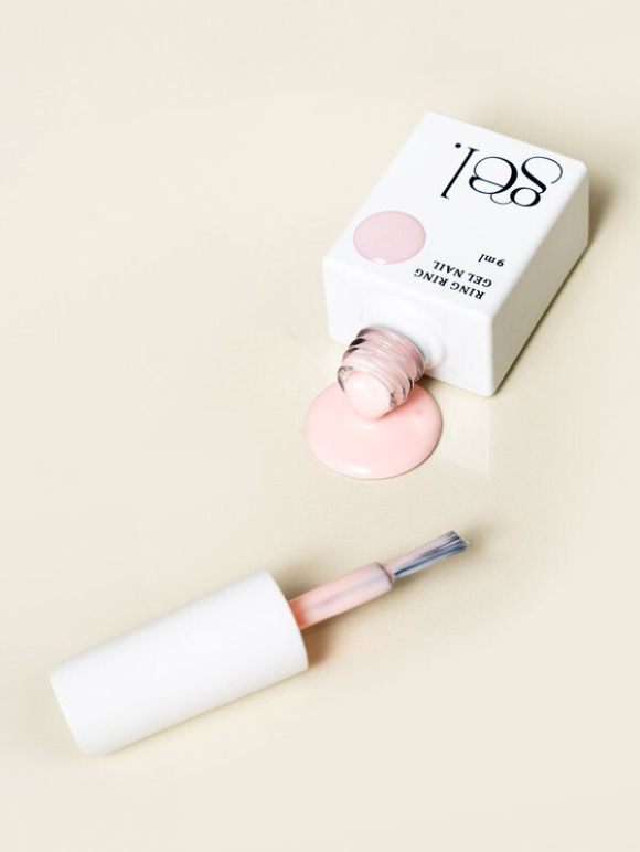 아성다이소가 이번 기획전에서 선보이는 '링링 원스텝 젤네일(페일핑크)'. [사진=아성다이소]