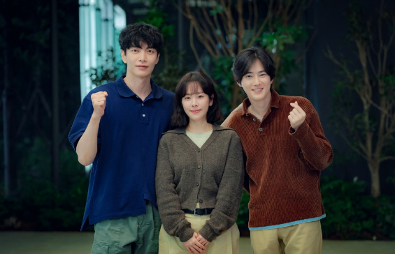 배우 한지민, 이민기, 엑소 수호가 '문명특급'에 출연한다. [사진=스튜디오 피닉스&middot;SLL]