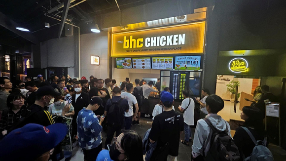 BBQ는 신메뉴 'BBQ 오뎅탕'과 'BBQ 닭볶음탕'을 새롭게 출시했다. [사진=BBQ]