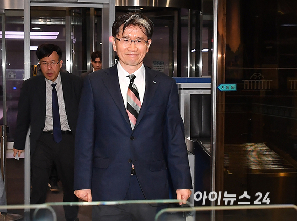 오동운 고위공직자범죄수사처장이 12일 오전 서울 여의도 국회 법제사법위원회 긴급현안질의 출석위해 국회로 들어서고 있다. [사진=곽영래 기자]