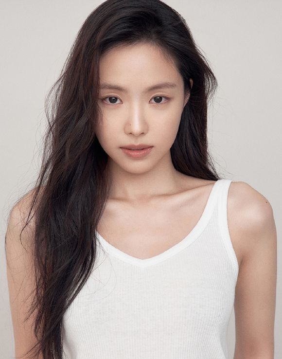 손나은 프로필. [사진=제이와이드컴퍼니]