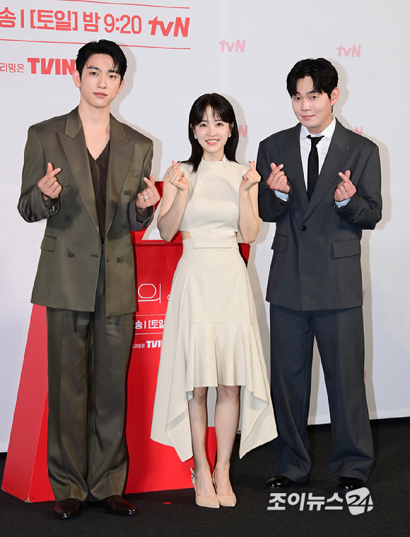 배우 박진영-박보영-류경수가 21일 오후 서울 영등포구 CGV 영등포에서 열린 tvN '미지의 서울' 제작발표회에서 참석하고 있다. [사진=정소희 기자]