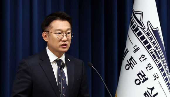 김남준 대변인이 14일 용산 대통령실에서 현안 관련 브리핑을 하고 있다. 2025.10.14 [사진=연합뉴스]
