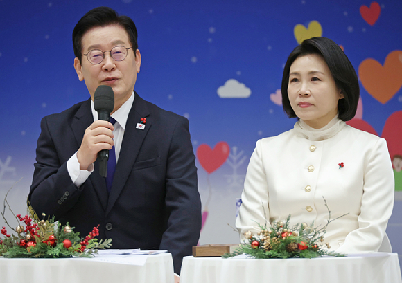 이재명 대통령이 16일 용산 대통령실에서 열린 2025년 기부&middot;나눔 초청행사에서 인사말을 하고 있다. 2025.12.16 [사진=연합뉴스]