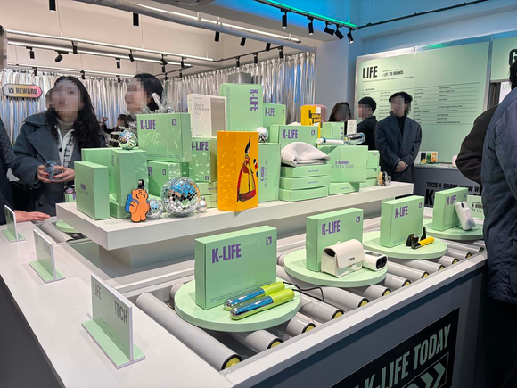 중소벤처기업부 주최 '2025 K-브랜드 글로우 위크' 팝업스토어 현장. [사진=신세계면세점]