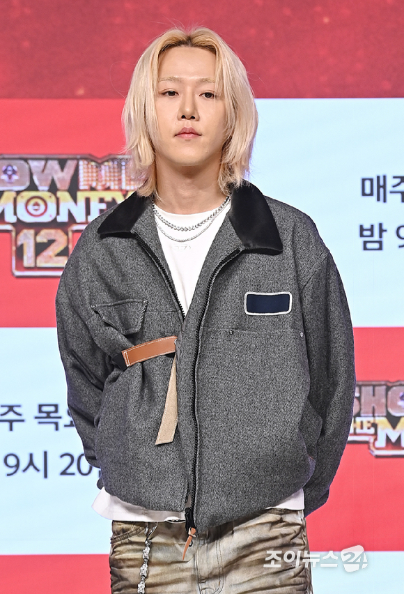 래퍼 릴 모쉬핏, 박재범이 15일 서울 강남구 엘리에나 호텔에서 열린 Mnet '쇼미더머니12' 제작발표회에서 포즈를 취하고 있다. [사진=곽영래 기자]