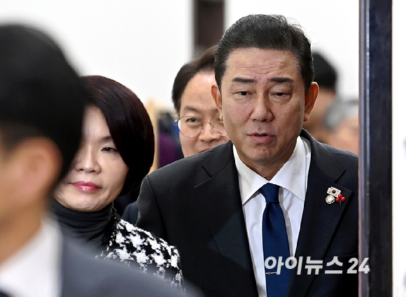 김병기 더불어민주당 원내대표가 18일 서울 여의도 국회에서 열린 정책조정회의에 참석하고 있다. [사진=곽영래 기자]