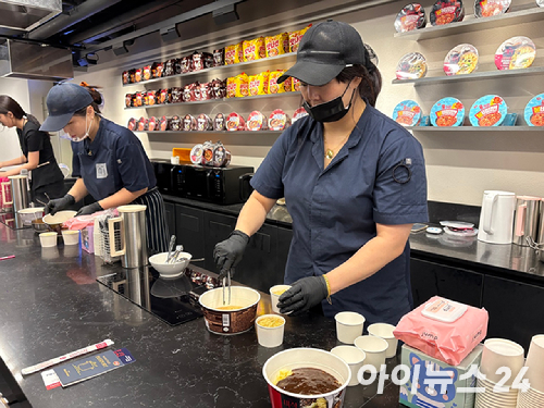 하림 익산 공장 '치킨로드'. [사진=설래온 기자 ]