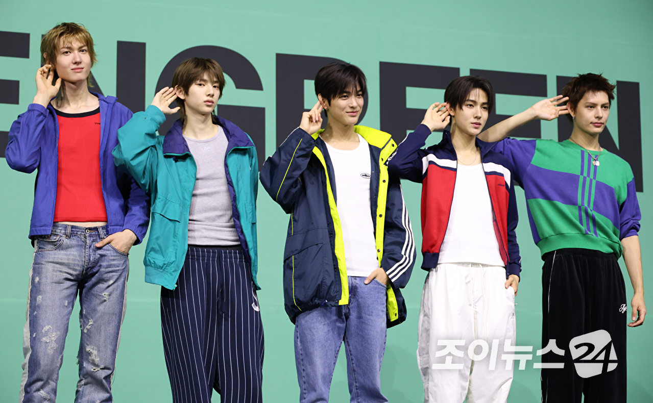 그룹 코르티스가 20일 오후 서울 광진구 광장동 예스24라이브홀에서 열린 미니 2집 '그린그린(GREENGREEN)' 발매 기념 쇼케이스에 참석해 포즈를 취하고 있다. [사진=문수지 기자]